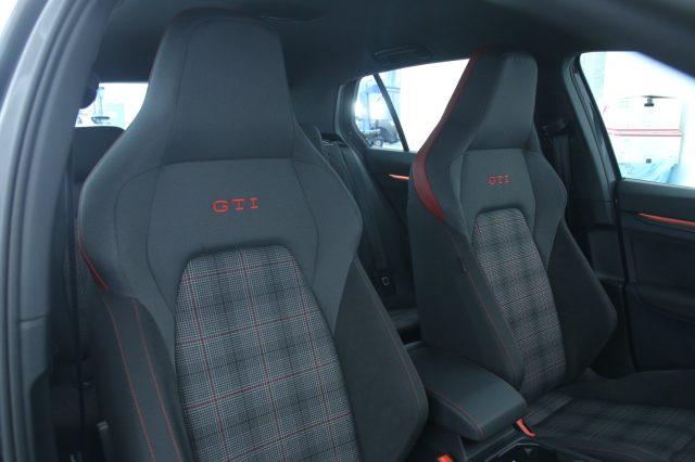 VOLKSWAGEN Golf GTI 2.0 TSI GTI DSG Black Style plus Cerchi da 19''