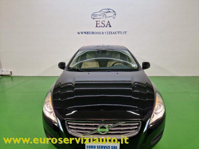 VOLVO V60 T3 Powershift Kinetic