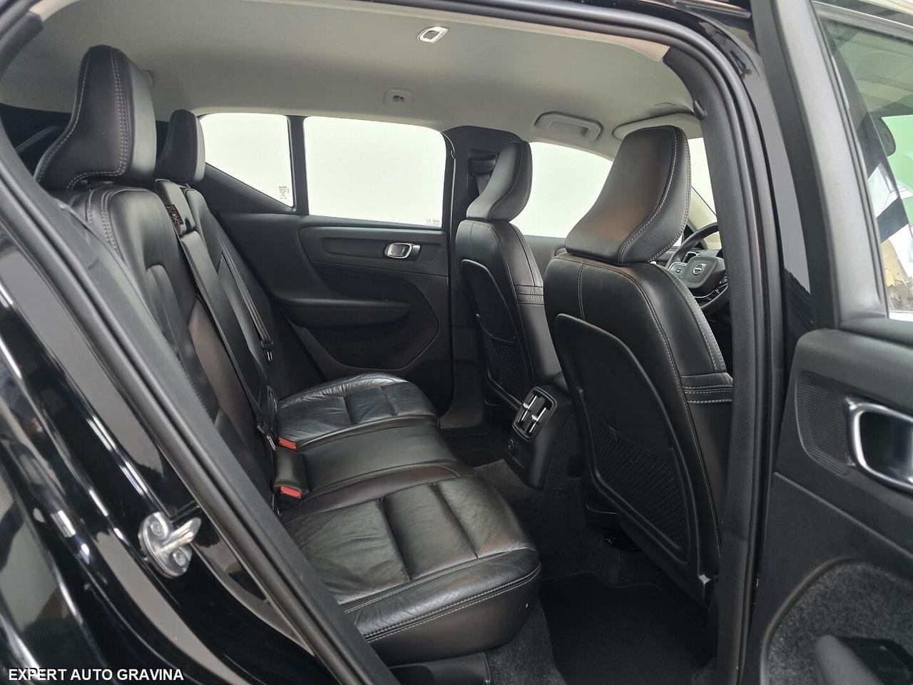 VOLVO XC40 INSCRIPTION PLUG-IN