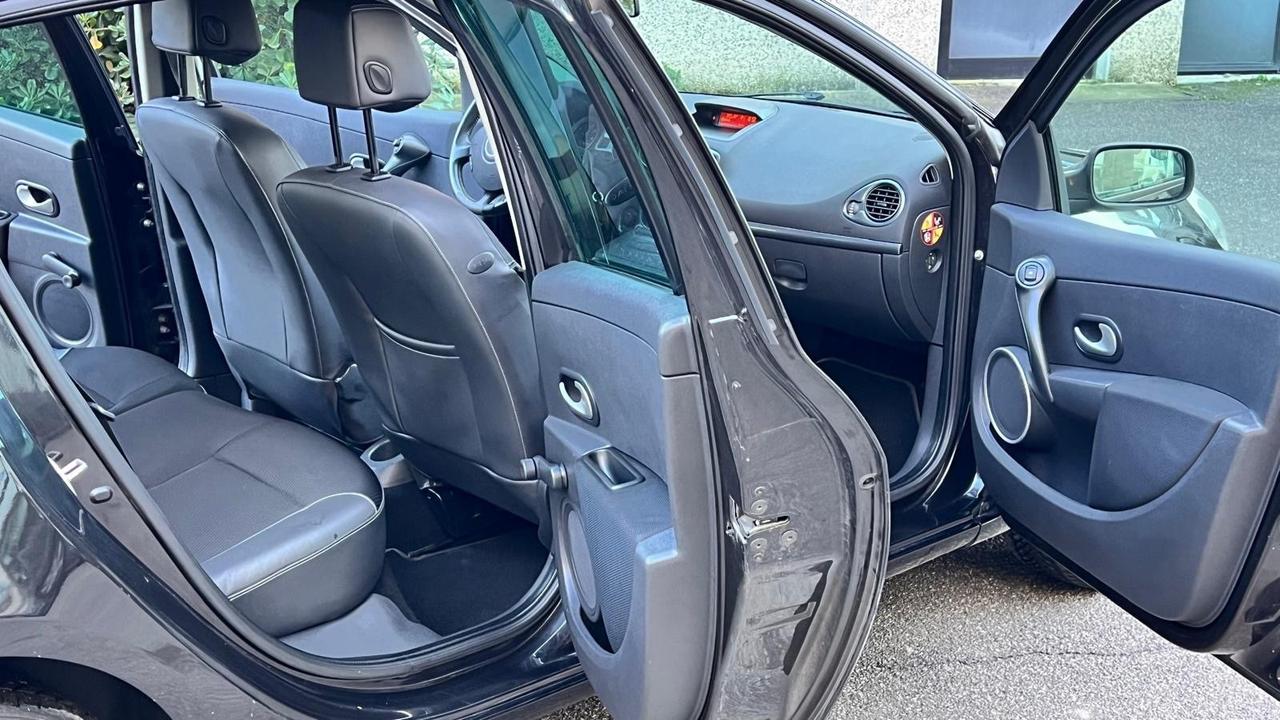 Renault Clio 1.2 16V 5 porte Le Iene Unico proprietario ok neo patentati