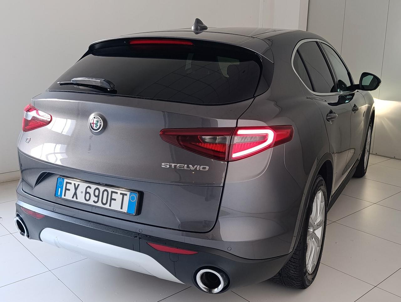 Alfa Romeo Stelvio 2.2 Turbodiesel 210 CV AT8 Q4 Lusso