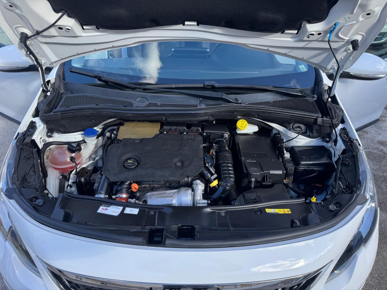 Peugeot 2008 1.5 DIESEL 100CV 2019