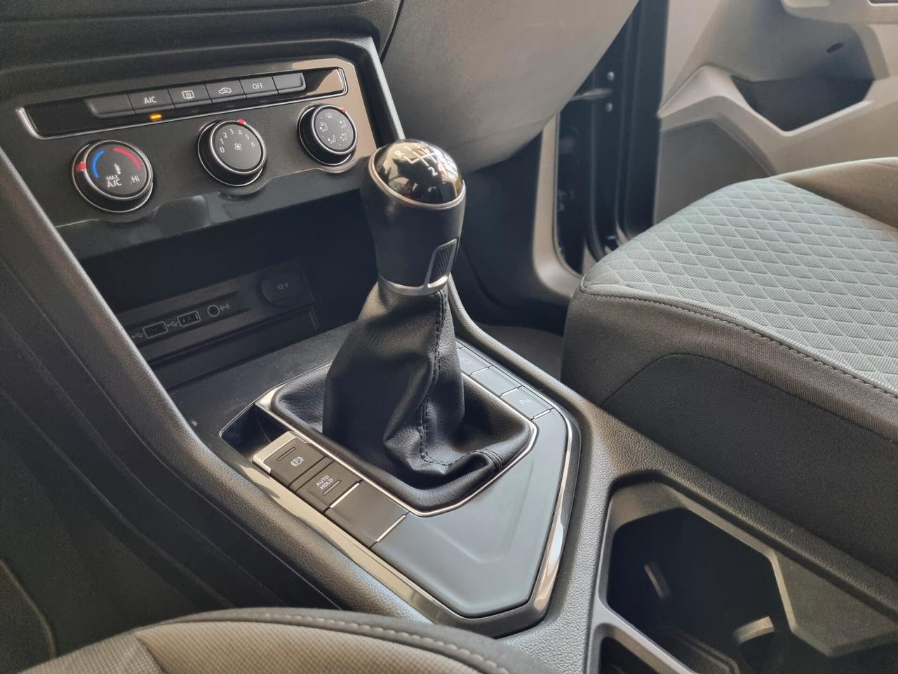 Volkswagen Tiguan 1.6 TDI R-LINE, VIRTUAL COCKPIT, FULL LED