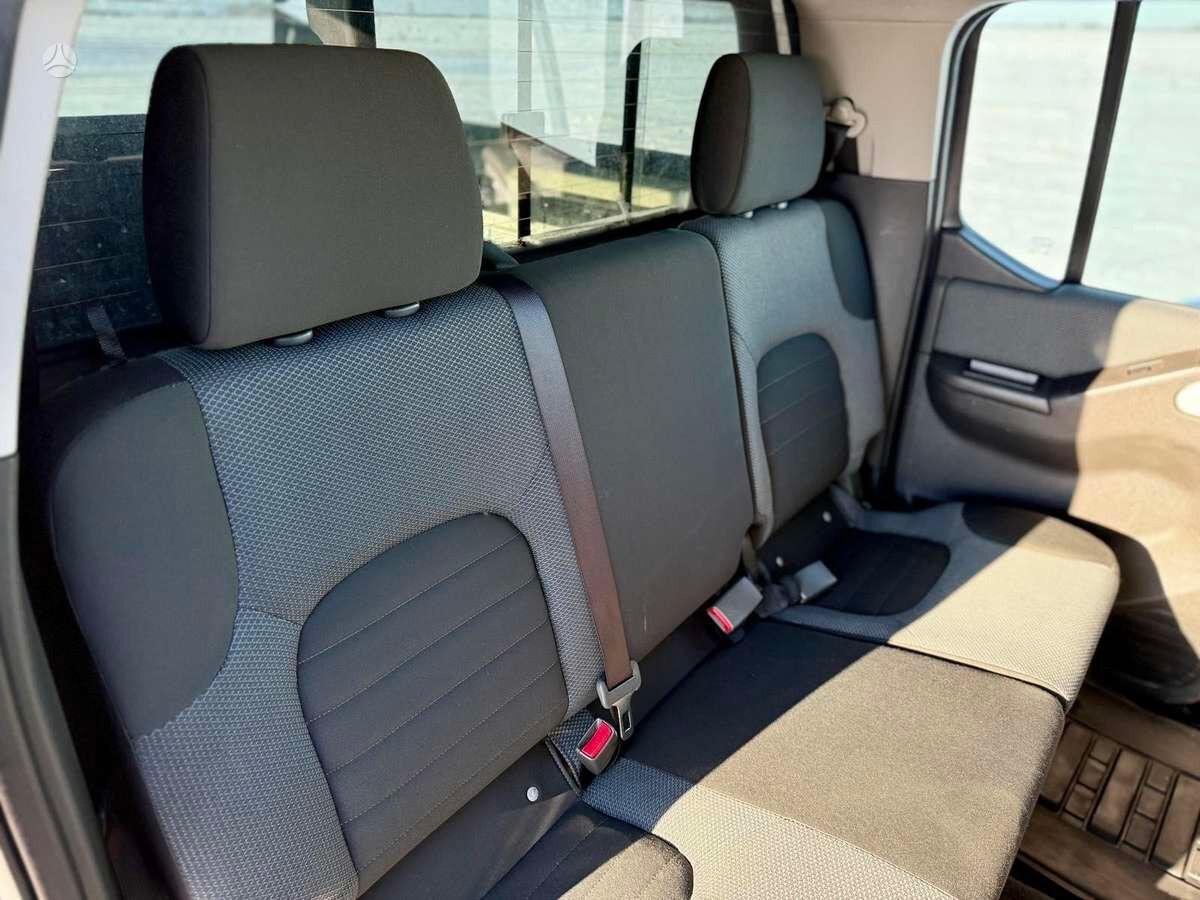 Nissan Navara 2.5 dCi 190CV automatico 4 porte Double Cab 2015