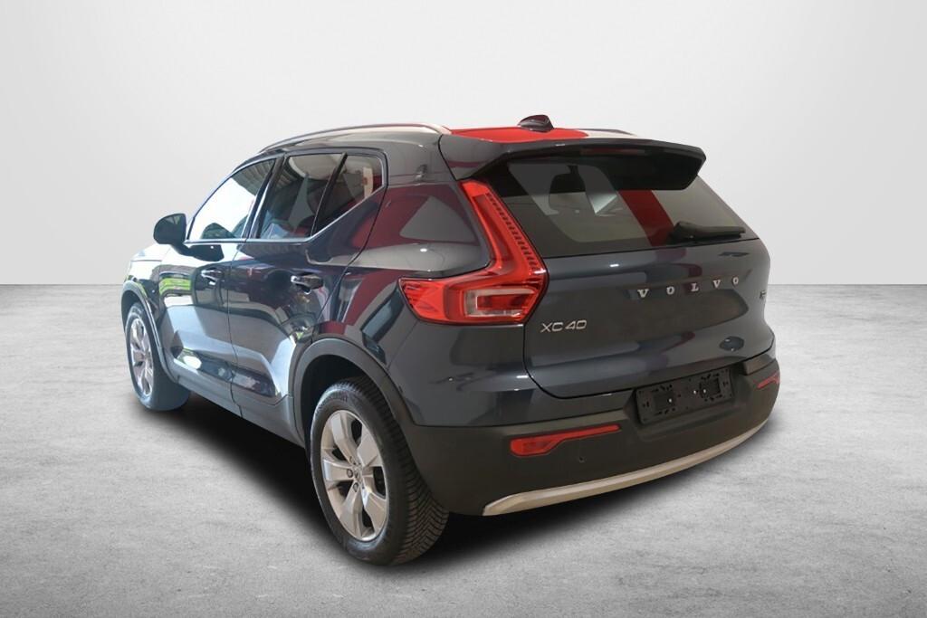 VOLVO XC40 1.5 T2 129CV 6M. MOMENTUM PRO ( FARI LED - COCKPIT - CRUISE - NAVI - MIRROR - PDC - TELECAMERA POST. - CERCHI 18 ) KM 31000