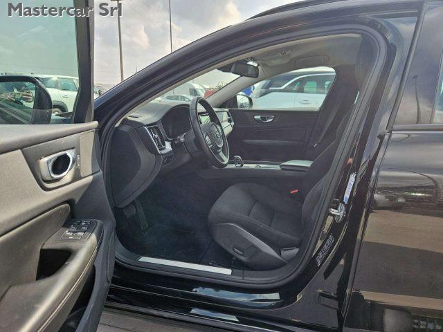 VOLVO V60 V60 2.0 b3 Momentum N1 auto 7m - GH345PR