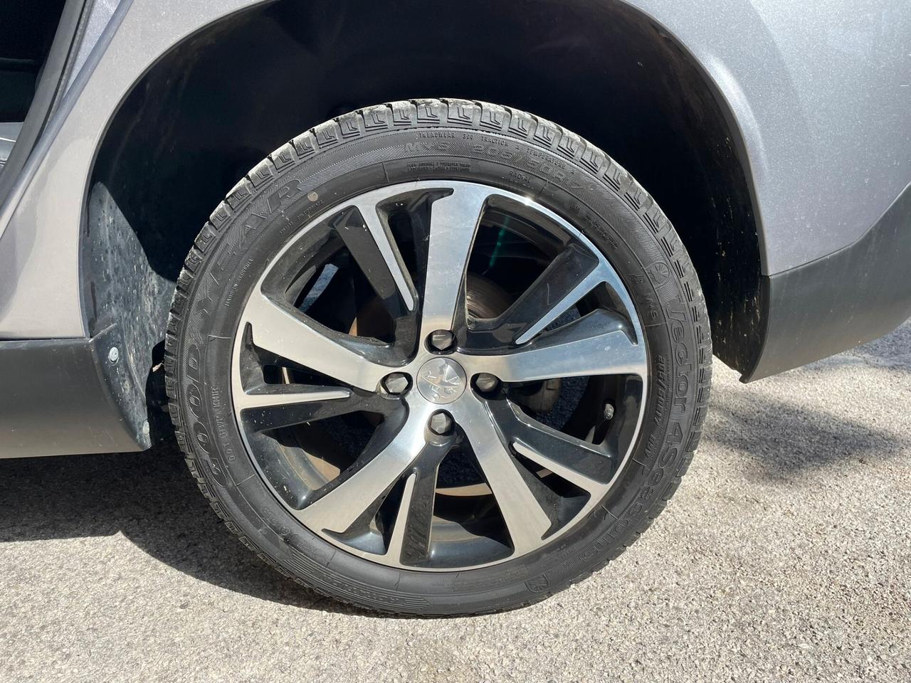 Peugeot 2008 1.6 HDI 120cv Black Matt