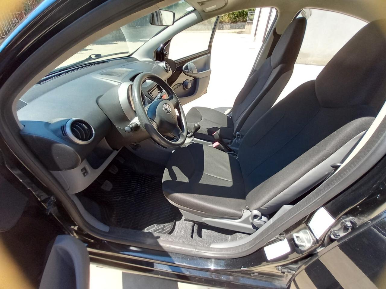 Toyota Aygo 1.0 12V UNICO P. 46000 km !!!!