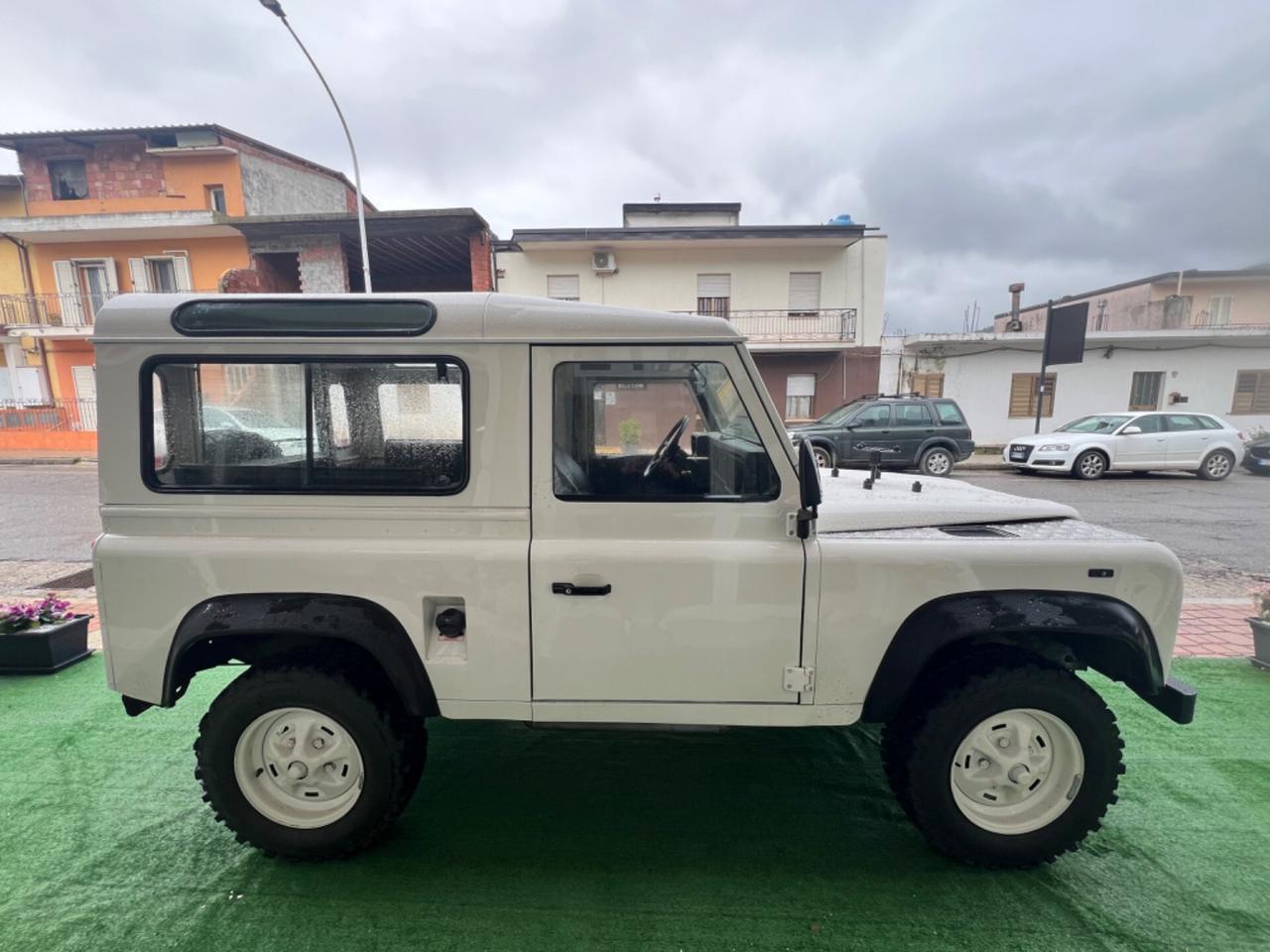 Land Rover Defender 90 2.5 Tdi CORTO 7 POSTI