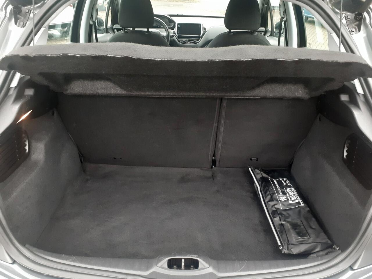 Peugeot 208 PureTech 82 5p. GPL Allure