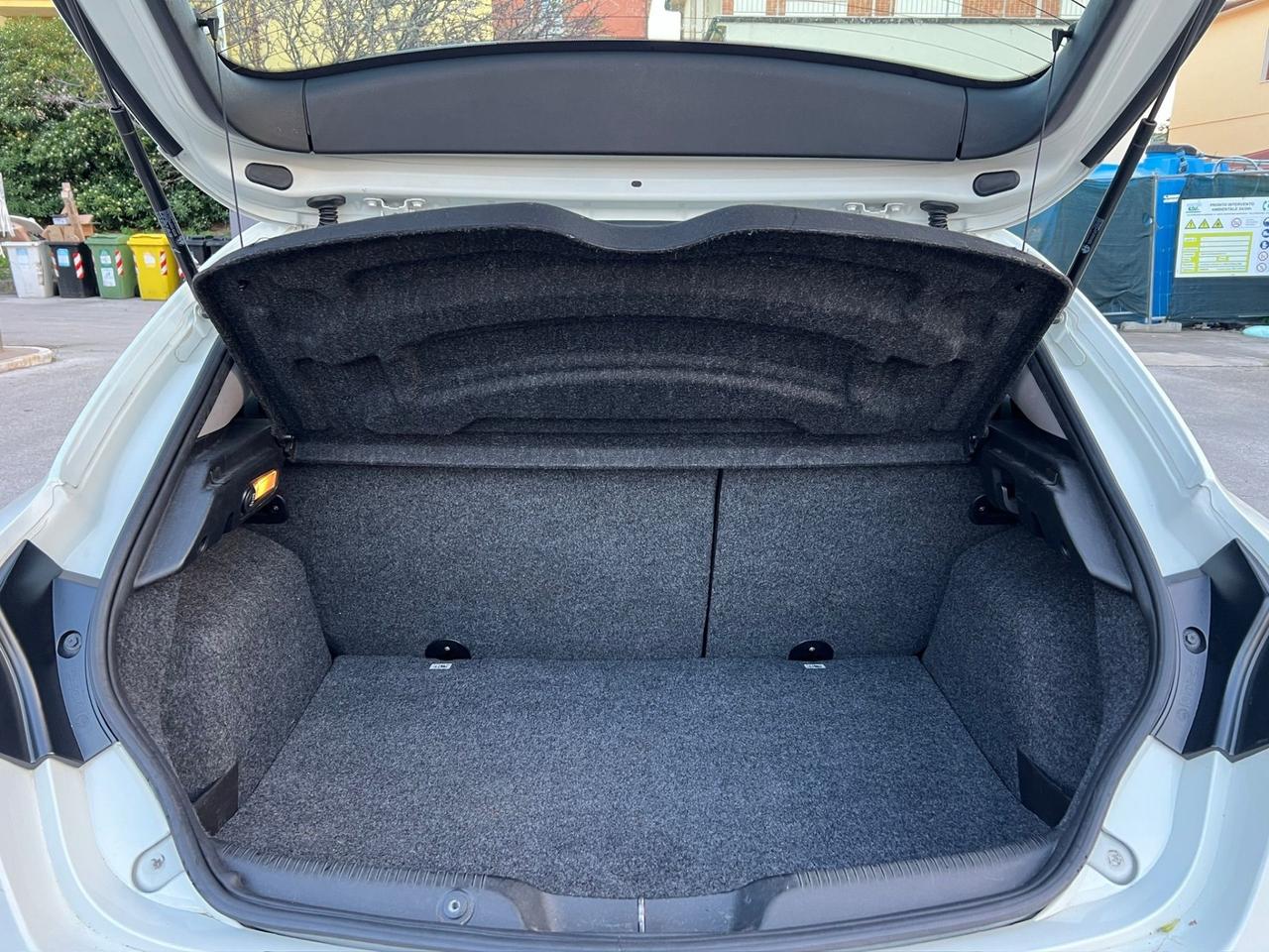 Alfa Romeo Giulietta Benzina e GPL
