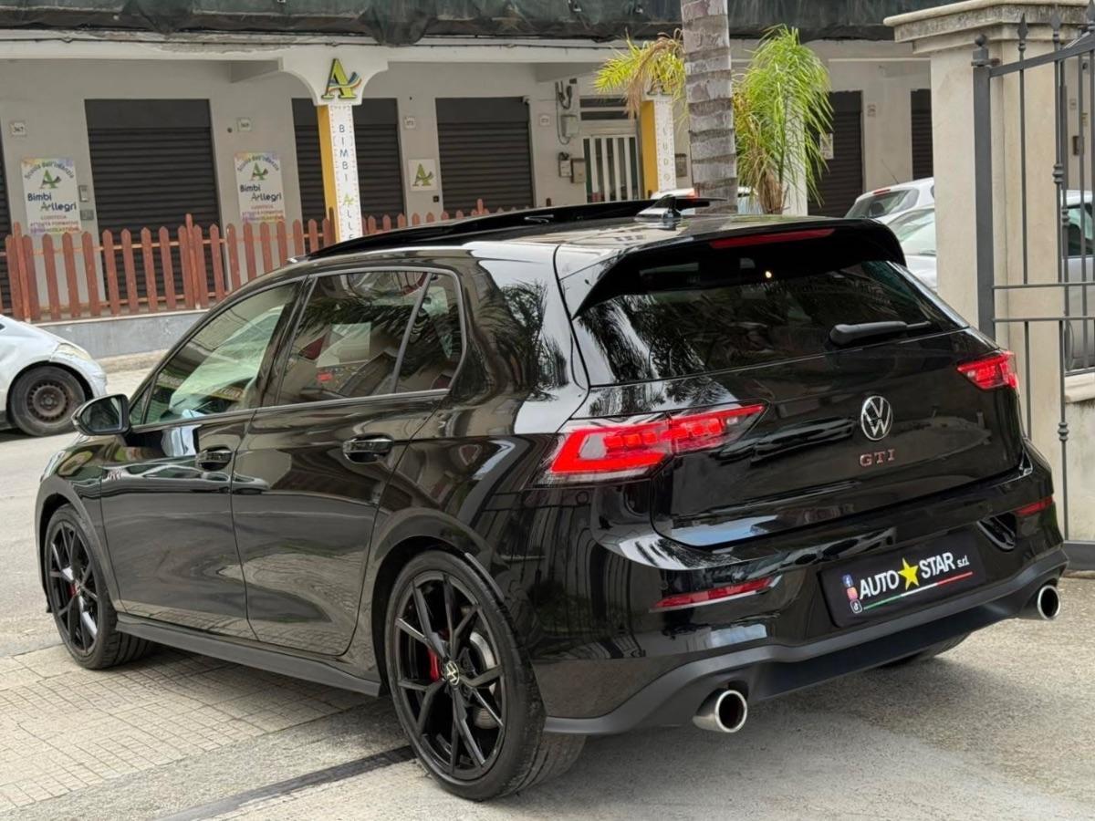 Volkswagen Golf 8.5 GTI 2.0 TSI 265CV