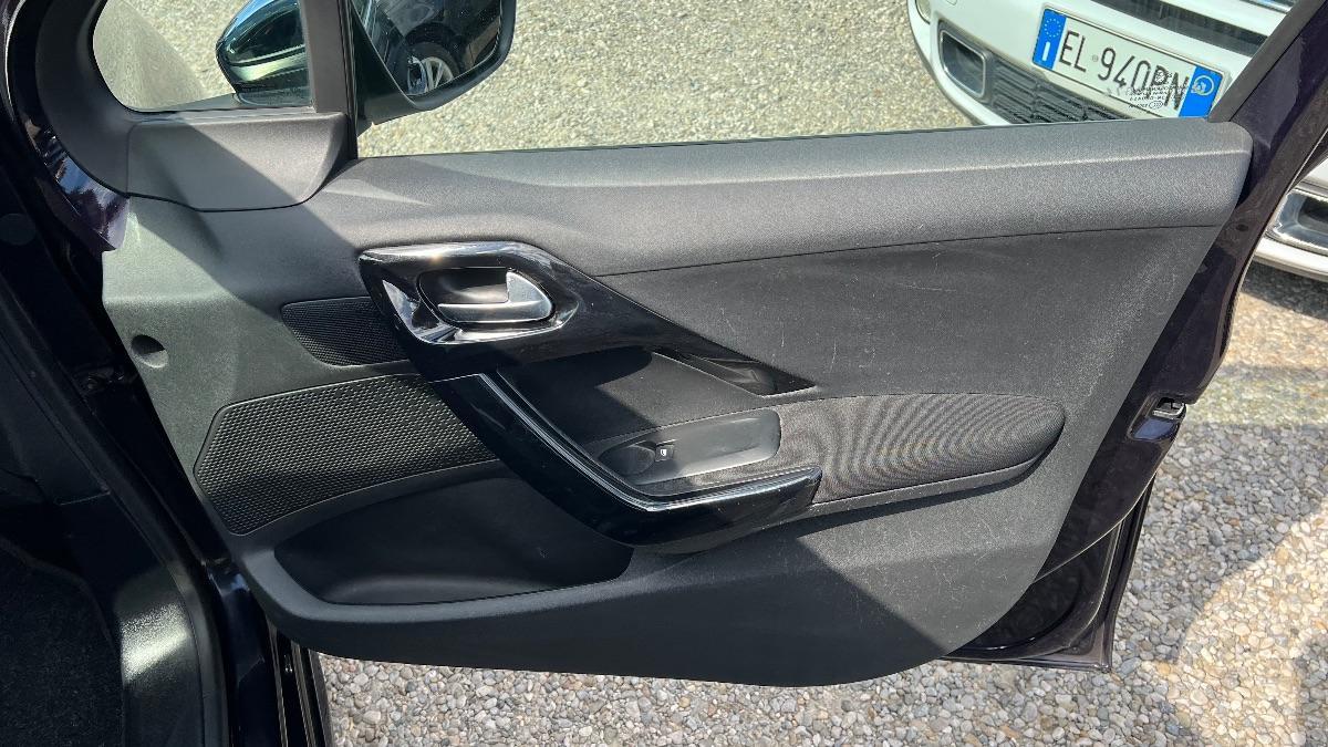 PEUGEOT - 208 5p 1.2 puretech Active gpl 82cv