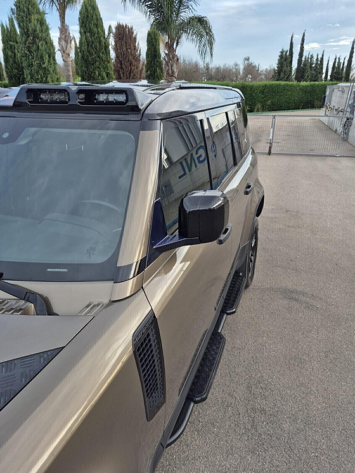 LAND ROVER DEFENDER 110 2.0 240 Cv TETTO APRIBILE 7 POSTI -8-2020