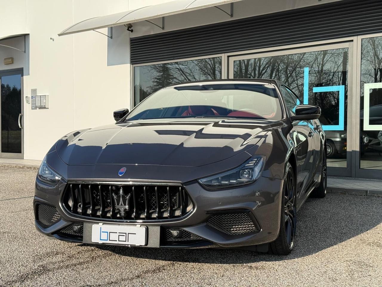 Maserati Ghibli V6 430 CV Q4 Gransport
