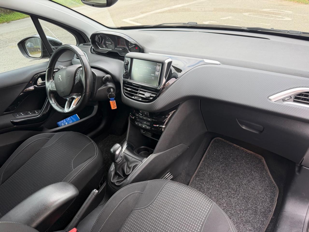 Peugeot 208 PureTech 82 5 porte Allure