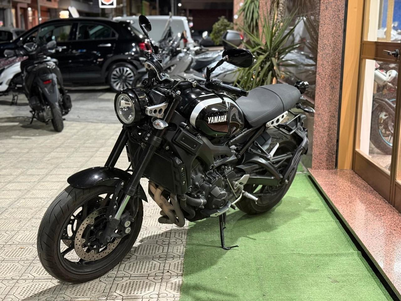 Yamaha XSR 900 tua a soli 82 euro al mese !