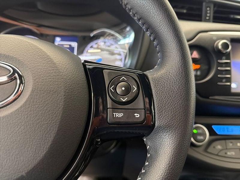 Toyota Yaris 1.5 Hybrid Trend White Edition