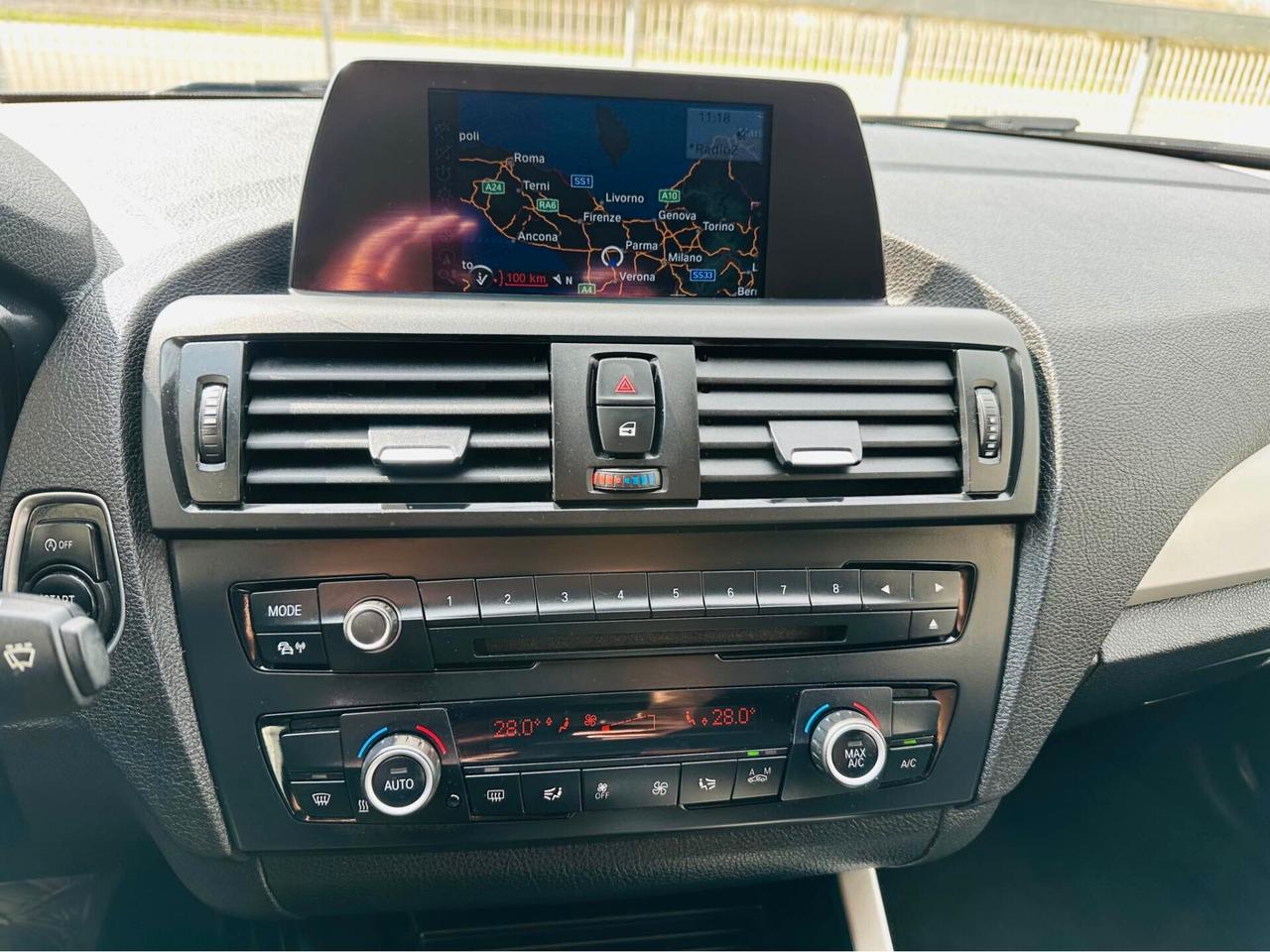 Bmw 118 118d 5p. Unique