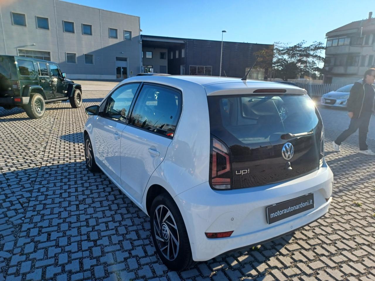 Volkswagen up! 1.0 5p. move