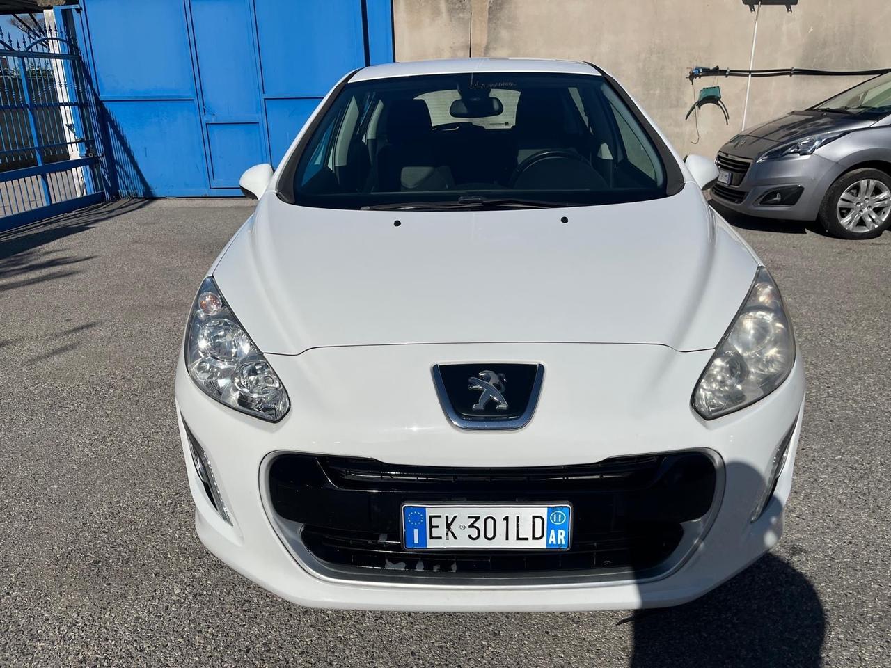 Peugeot 308-5P-1.6 hdi-full opt-12/2011