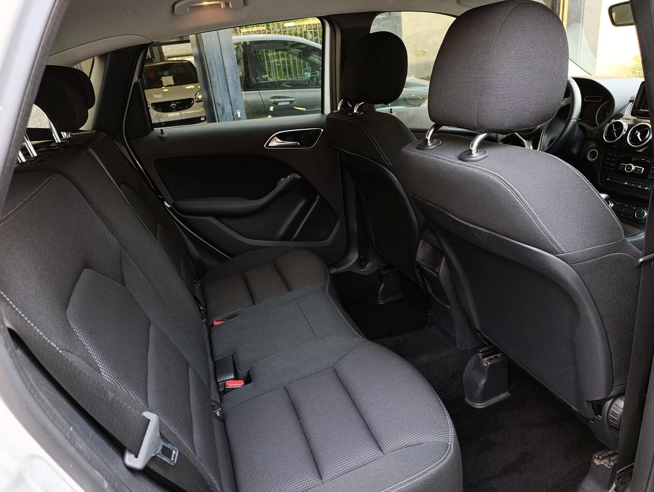 Mercedes-benz B 180 Executive Euro 6 Navi/Bluetooth/Led/Sensori
