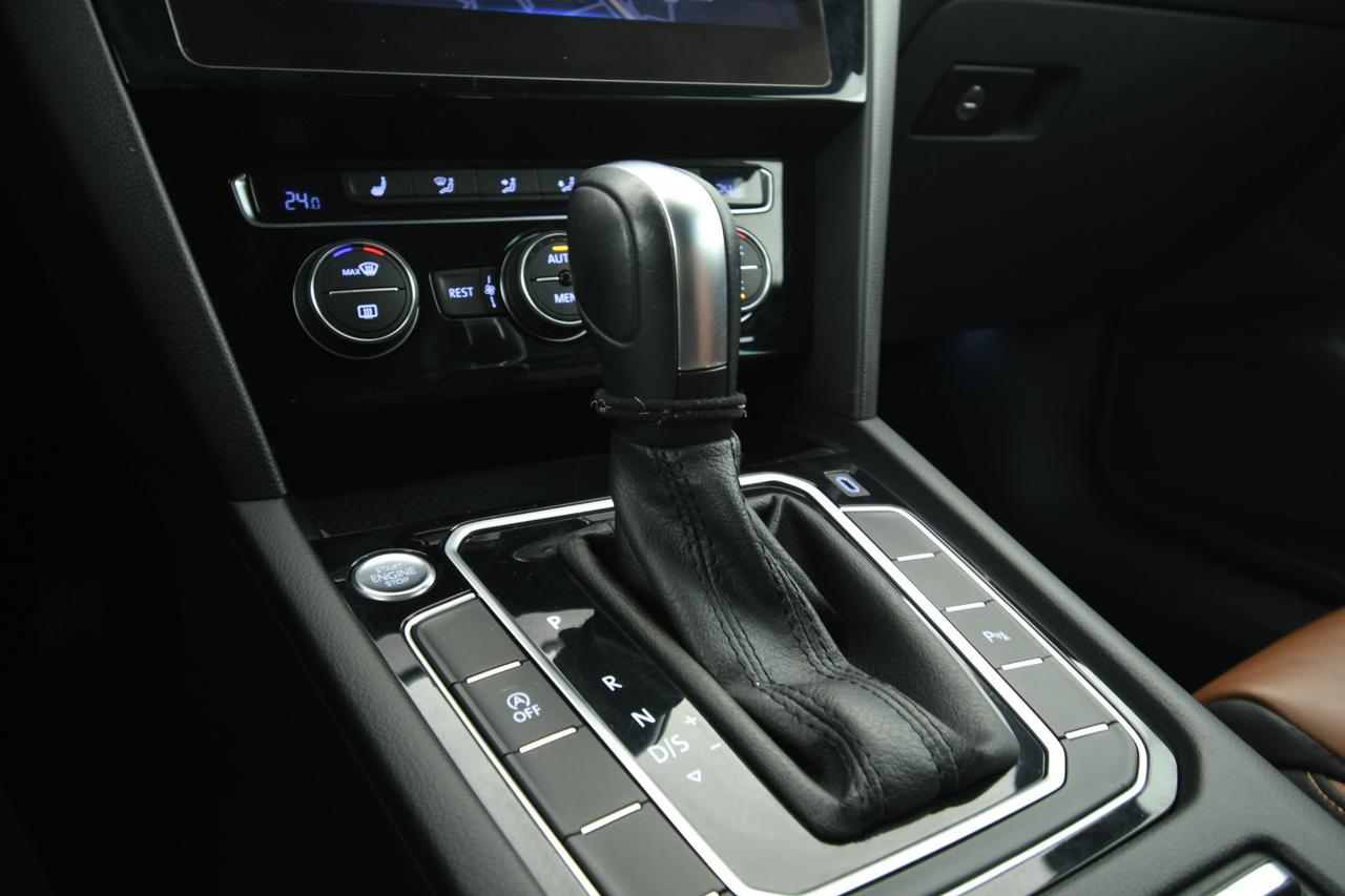 VOLKSWAGEN Passat Variant 2.0 tdi Executive 150cv dsg PELLE+ACC+APP CONNECT