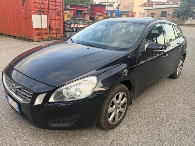 VOLVO V60 D2 1.6 Summum senza nessun lavoro da fare