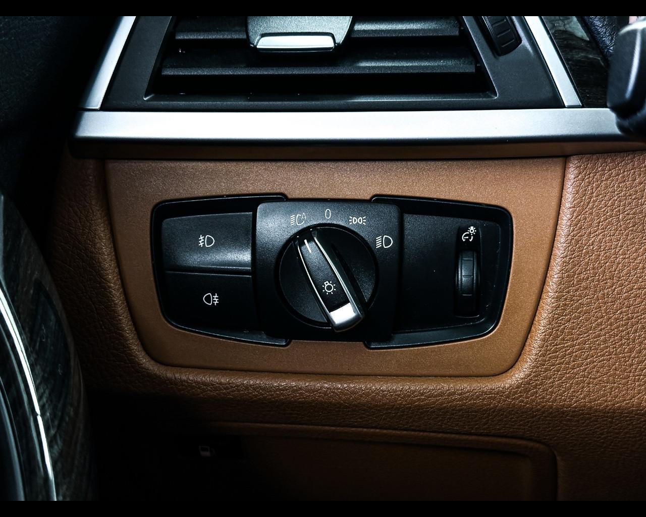 BMW Serie 3 (F30/31) - 330e iPerformance Msport