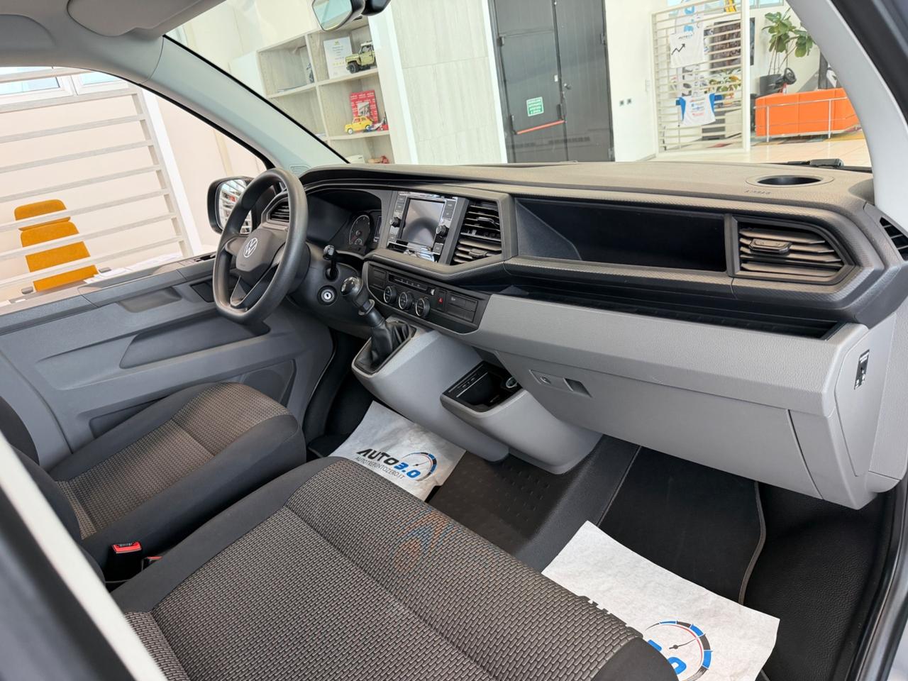 Volkswagen Caravelle 2.0 TDI 110CV PC Trendline 9 posti