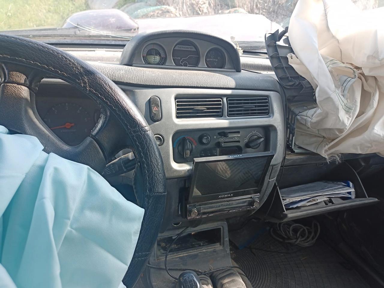 Mitsubishi L200 2.5 TDI 100CV 4WD R/D LOCK