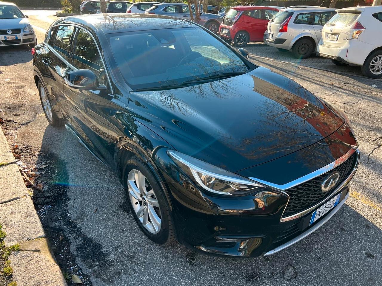 Infiniti Q30 1.5 diesel Premium Prezzo shock