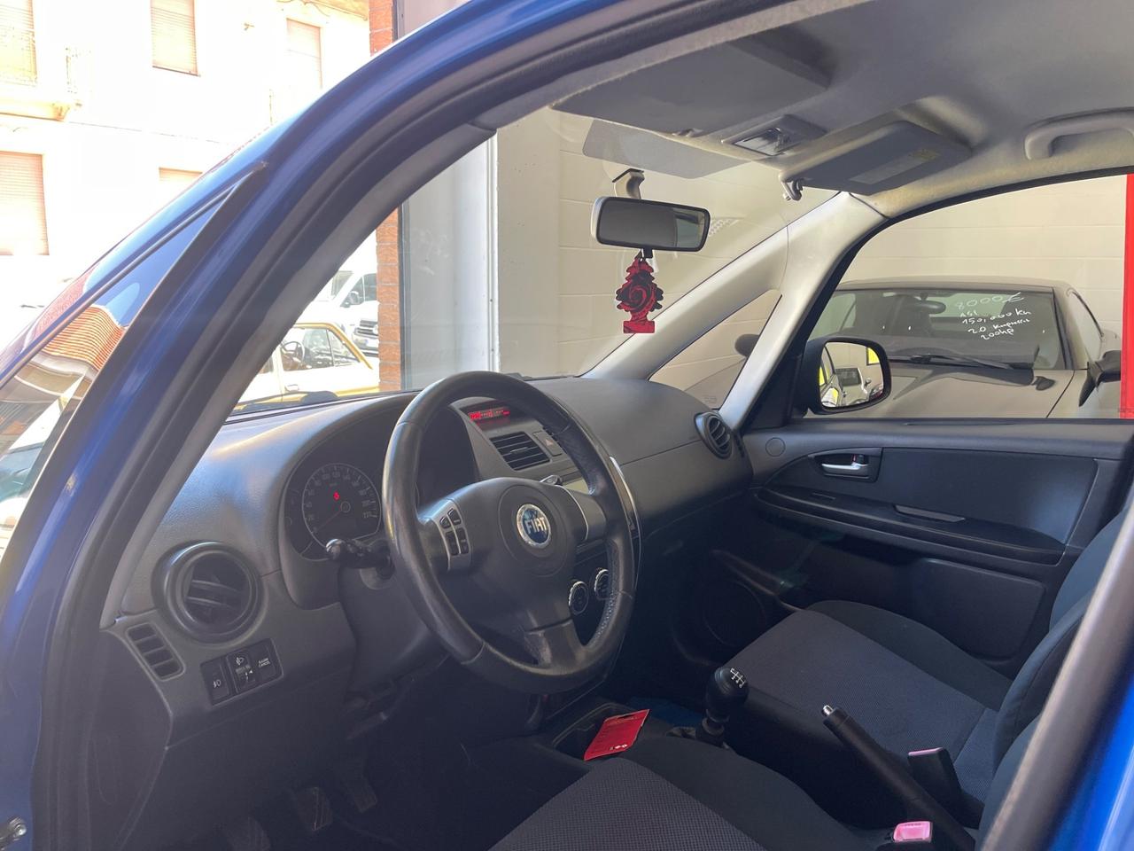 Fiat Sedici 16 / 1.9 MJT 4x4 Dynamic
