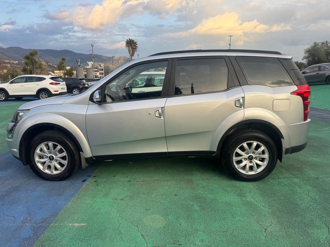 Mahindra XUV500 2.2 16V AWD W10