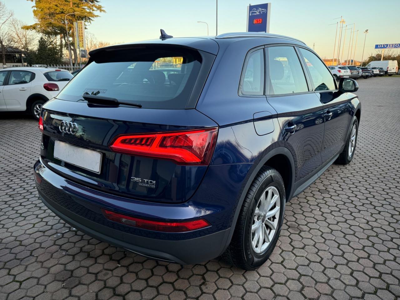 Audi Q5 35 TDI quattro S tronic Business