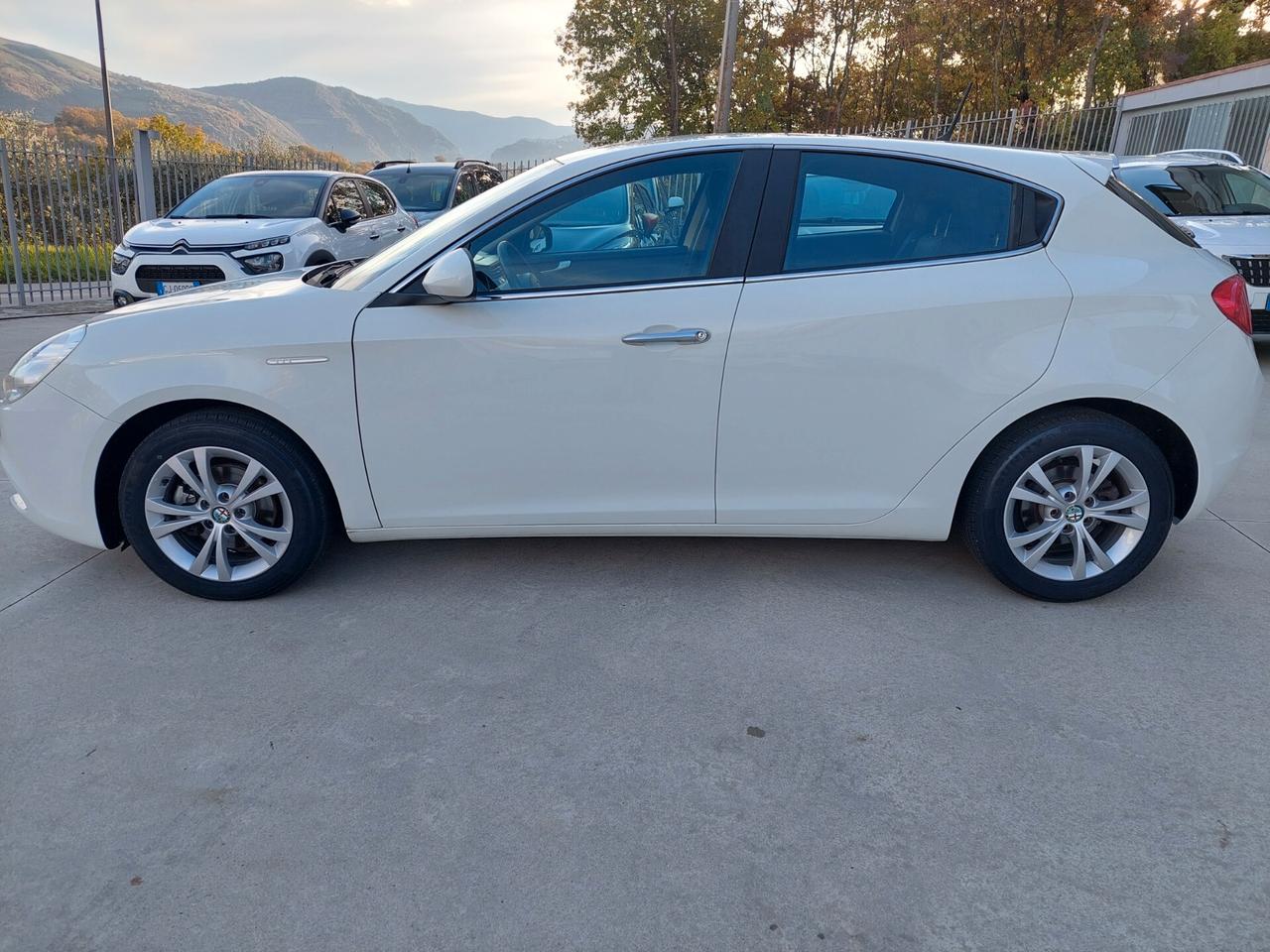 Alfa Romeo Giulietta 1.6 JTDm-2 105 CV Distinctive