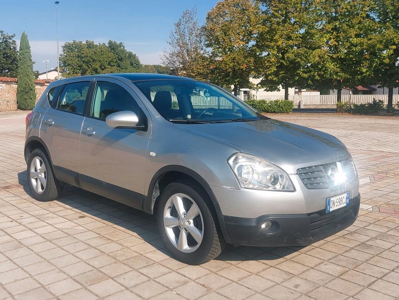 Nissan Qashqai 2.0 dCi DPF Tekna