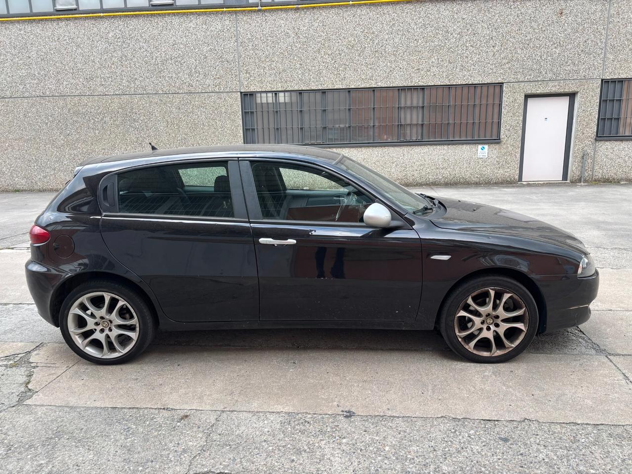 Alfa Romeo 147 1.9 JTD (120) 5 porte Distinctive
