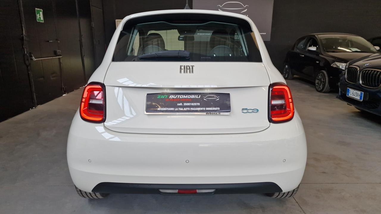 Fiat 500 500e Berlina 42 kWh La Prima