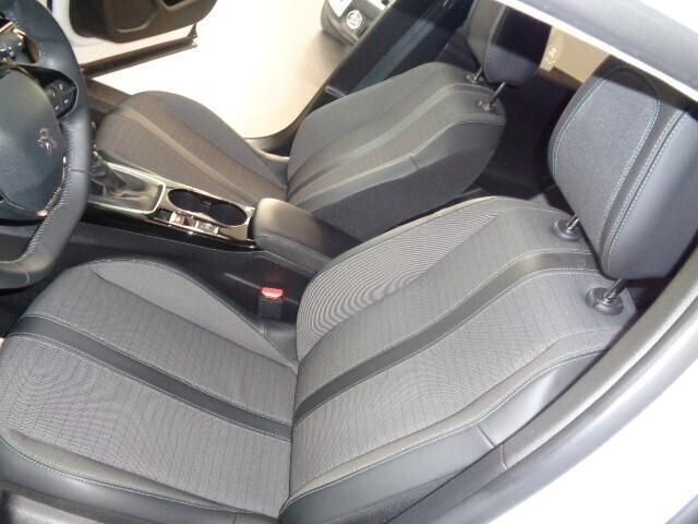 Peugeot 2008 BlueHDi 110 S&S Allure Pack