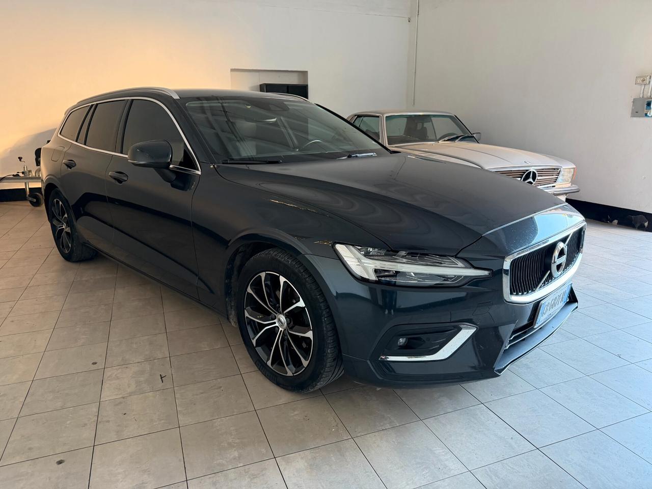 Volvo V60 D3 Geartronic Inscription 12/2020 AUTOCARRO