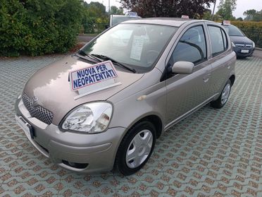 Toyota Yaris 1.0i 16V cat 5 porte Sol