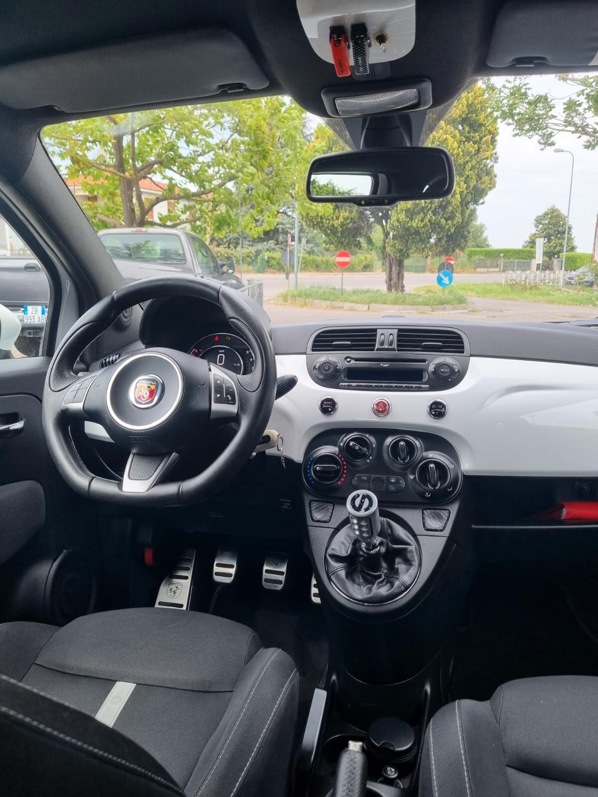 Abarth 500 1.4 Turbo T-Jet Custom