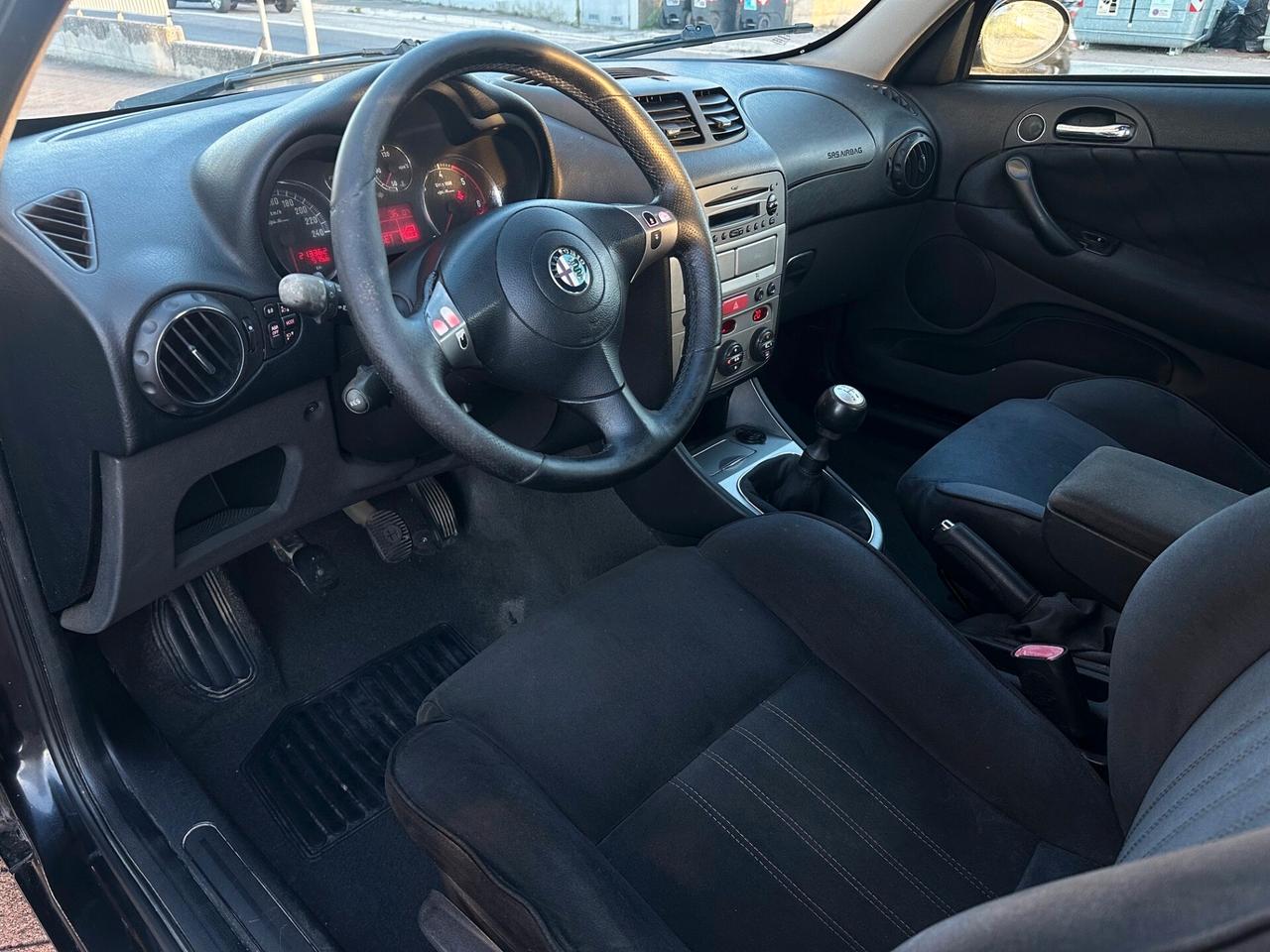 Alfa Romeo 147 1.9 JTD (120) 5 porte Distinctive *cerchi GTA