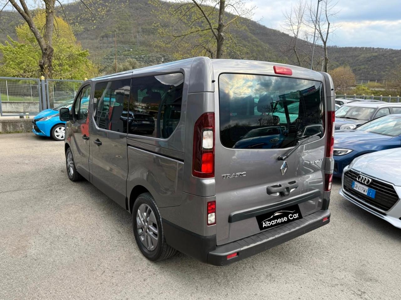 Renault Trafic T27 1.6 dCi 125CV 9 POSTI