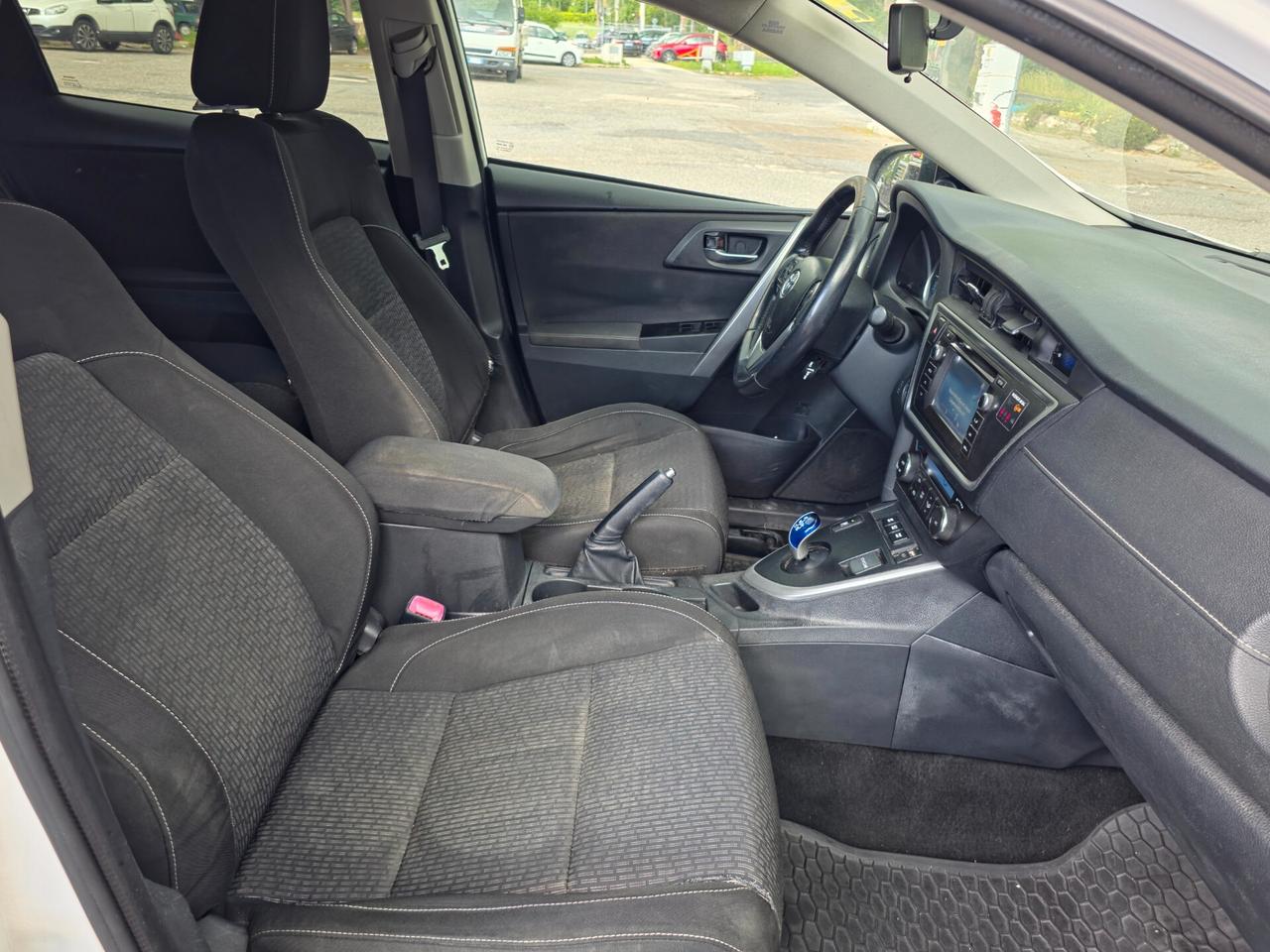Toyota Auris Touring Sports 1.8 Hybrid Cool CV-100 Automatico NEO