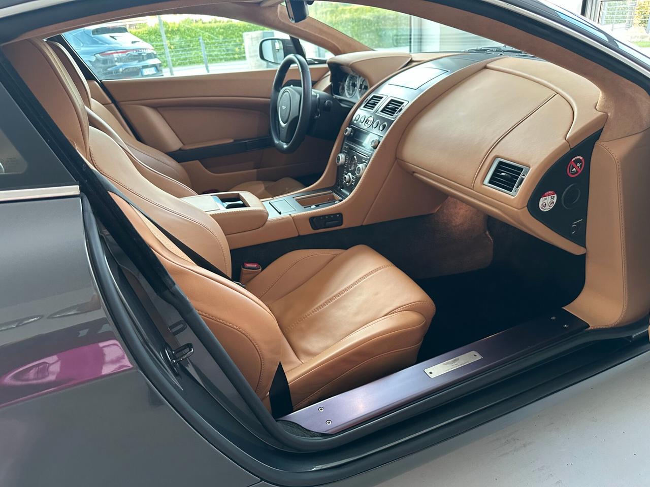 Aston Martin V8 Vantage Coupé Sportshift