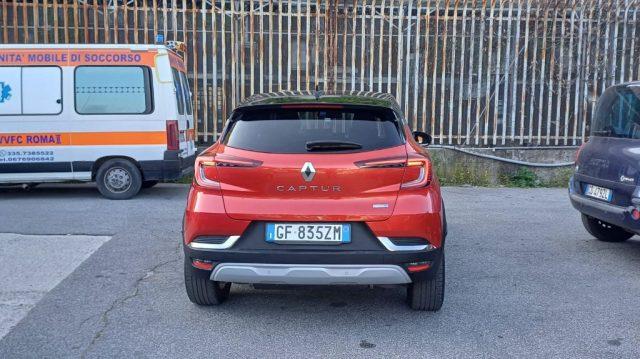 RENAULT Captur Plug-in Hybrid E-Tech Initiale Paris
