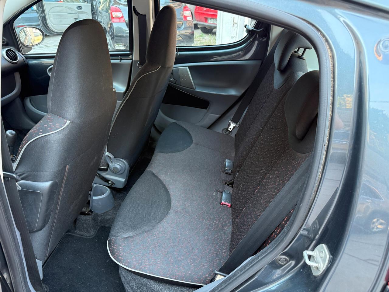 Peugeot 107 1.0 68CV 5p. Sweet Years OK PER NEOPATENTATI