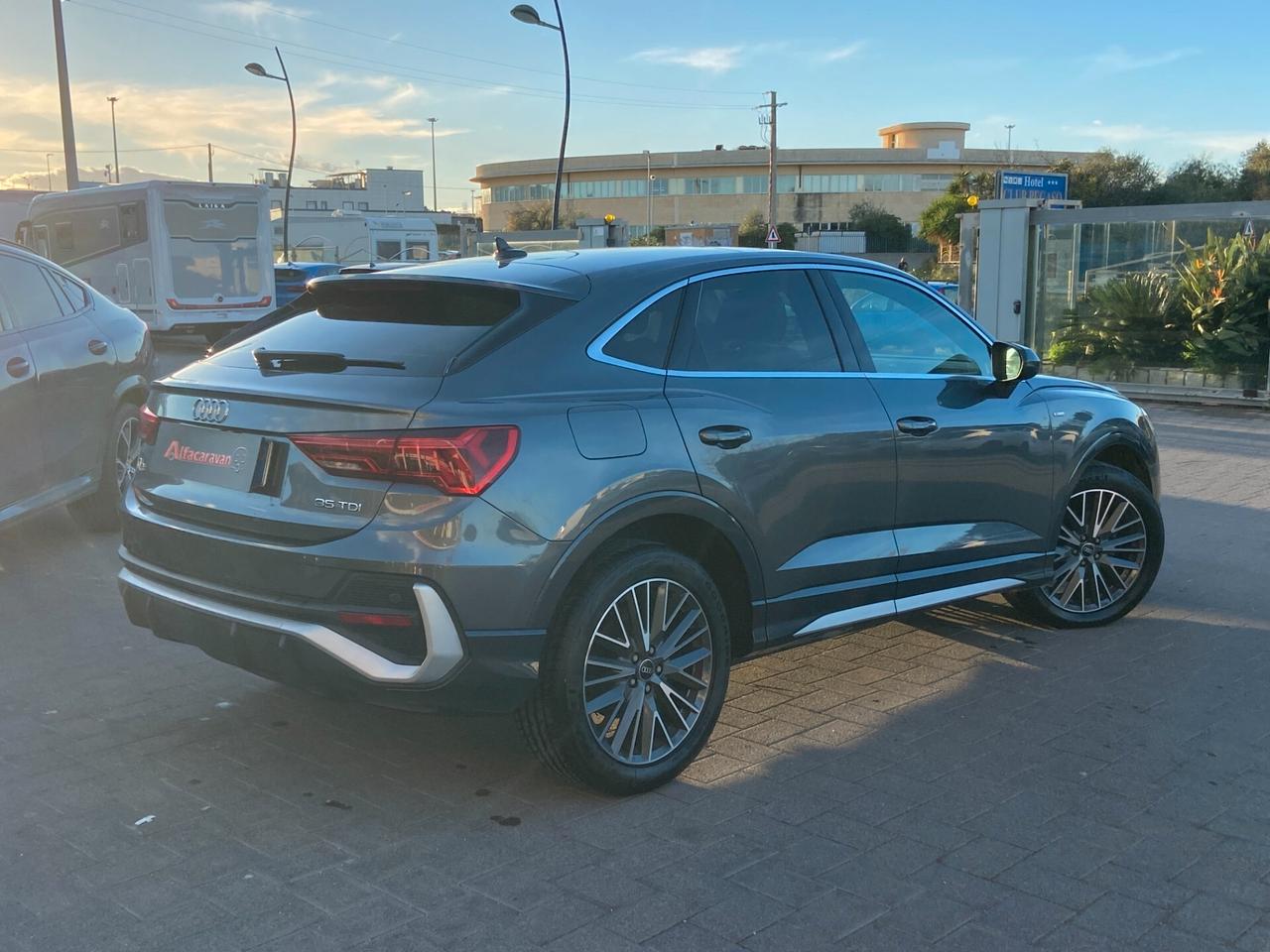 Audi Q3 Sportback 35 2.0 tdi S line s-tronic